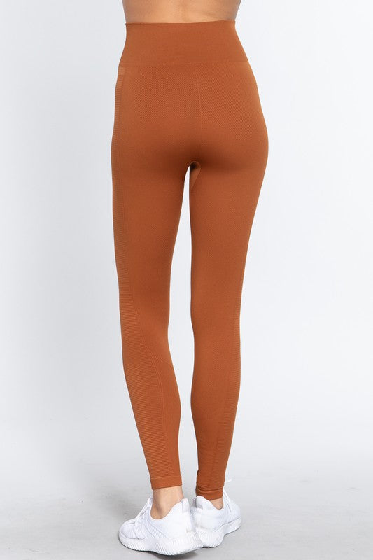 ZIP-UP SEAMLESS RIB TOP & SEAMLESS RIB LEGGINGS